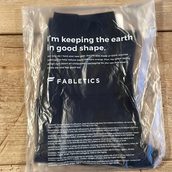 NWT- Fabletics PureLuxe High-Waisted Pocket 7/8 Leggings -BLACK (24”)- BACK LOGO - Picture 8 of 12